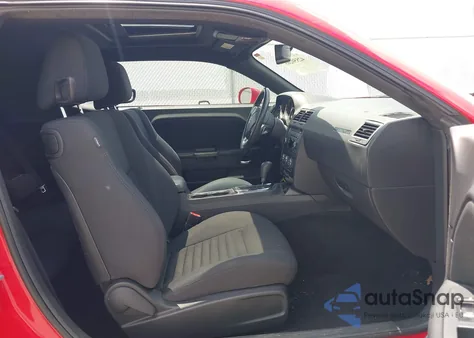 2014 Dodge Challenger Sxt from USA, damaged, VIN 2C3CDYAG3EH238329